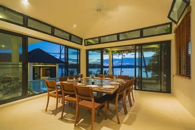 6-Bedroom Villa