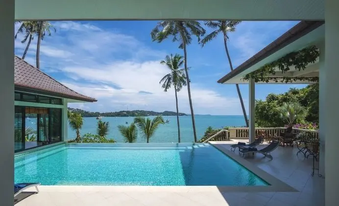 6-Bedroom Villa