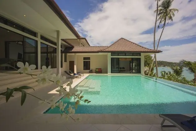 6-Bedroom Villa