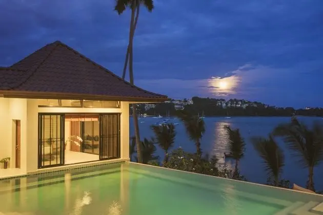 6-Bedroom Villa