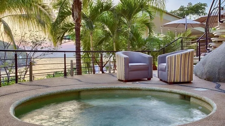 Villa, Birden Çok Yatak Odası, Sıcak Su Havuzu