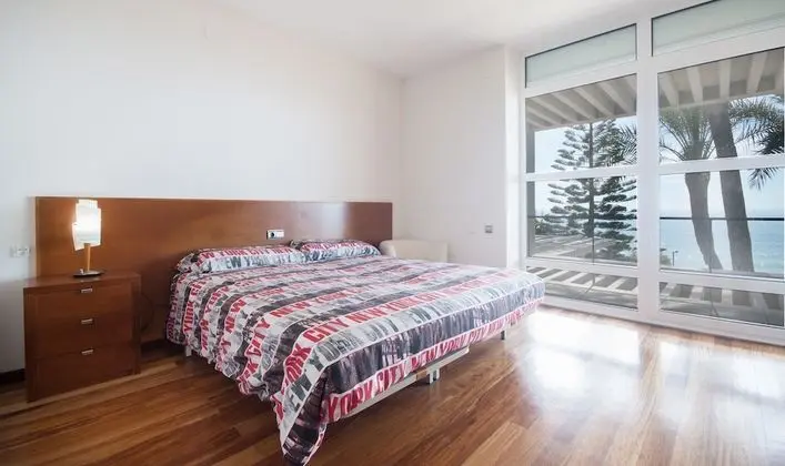 Villa, 5 Yatak Odası, Kişiye Özel Havuzlu, Denize Sıfır