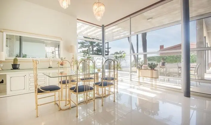 Villa, 5 Yatak Odası, Kişiye Özel Havuzlu, Denize Sıfır