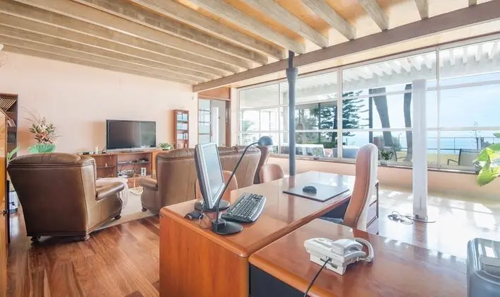 Villa, 5 Yatak Odası, Kişiye Özel Havuzlu, Denize Sıfır