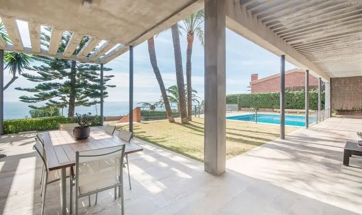 Villa, 5 Yatak Odası, Kişiye Özel Havuzlu, Denize Sıfır