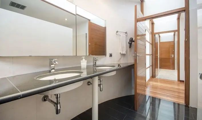 Villa, 5 Yatak Odası, Kişiye Özel Havuzlu, Denize Sıfır