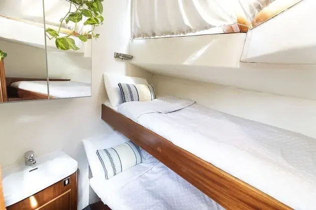 Luxury Boat, 4 bedrooms, 2 bathrooms