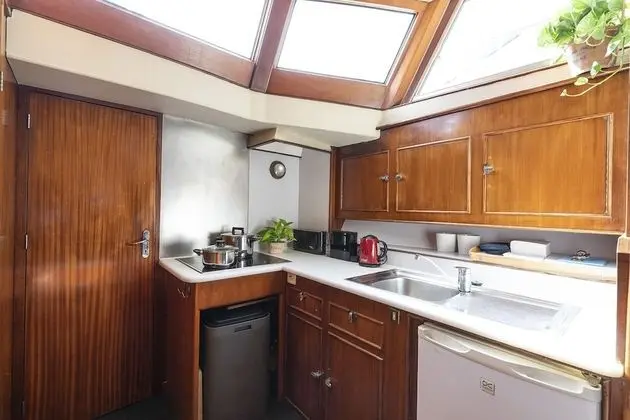 Luxury Boat, 4 bedrooms, 2 bathrooms
