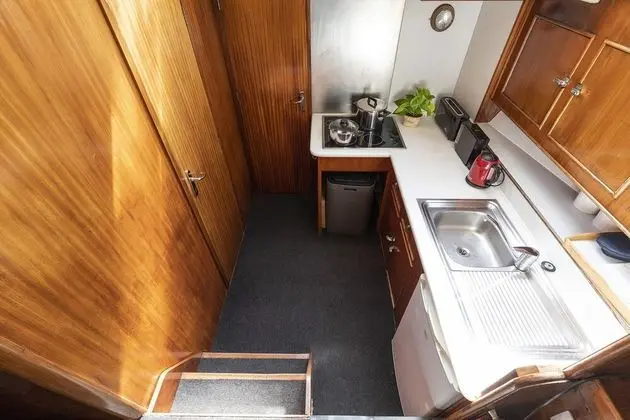 Luxury Boat, 4 bedrooms, 2 bathrooms