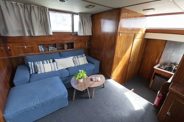 Luxury Boat, 4 bedrooms, 2 bathrooms