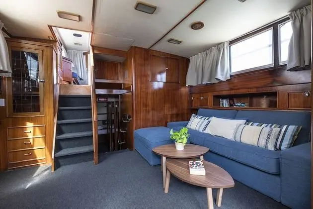 Luxury Boat, 4 bedrooms, 2 bathrooms