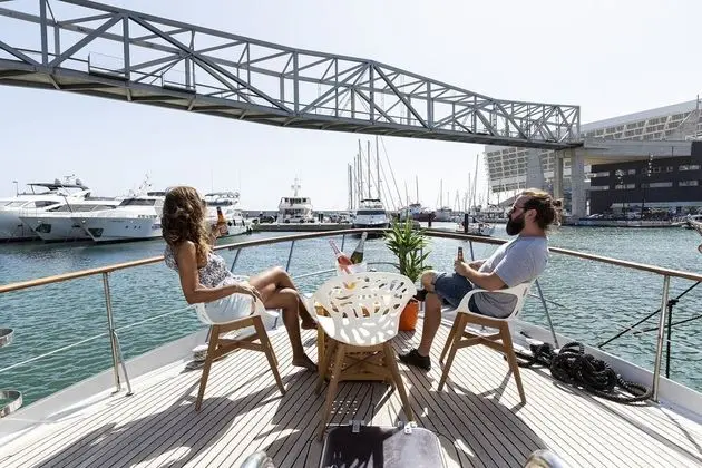 Luxury Boat, 4 bedrooms, 2 bathrooms