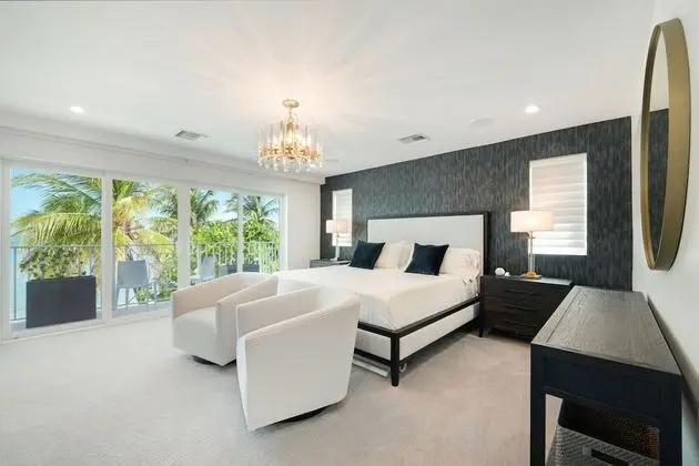 Luxury Villa (Even Keel)