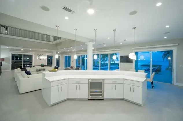 Luxury Villa (Sun Salutations)