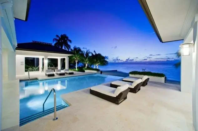 Luxury Villa (Sun Salutations)
