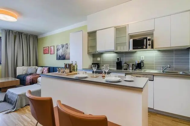Deluxe Apart Daire, Bahçe Manzaralı