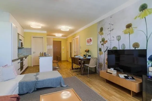 Deluxe Apart Daire, Bahçe Manzaralı