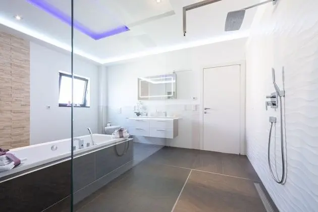 Villa, 5 Yatak Odası, Şömine