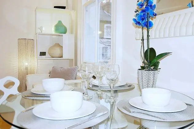 Design Apart Daire, 1 Büyük (Queen) Boy Yatak ve Çekyat, Sigara İçilmez