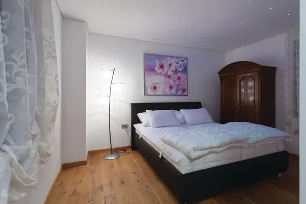 Family Villa, Birden Çok Yatak, Buzdolabı ve Mikrodalga, Bahçeli (Luxury Villa Eva Pool Whirlpool &)