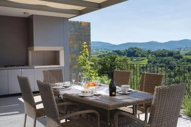 Family Villa, Birden Çok Yatak, Buzdolabı ve Mikrodalga, Bahçeli (Luxury Villa Eva Pool Whirlpool &)