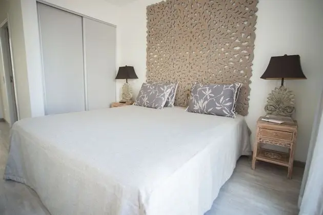 Deluxe Tek Büyük veya İki Ayrı Yataklı Oda, Havuz Manzaralı
