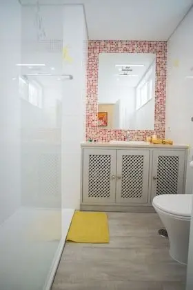 Deluxe Tek Büyük veya İki Ayrı Yataklı Oda, Havuz Manzaralı