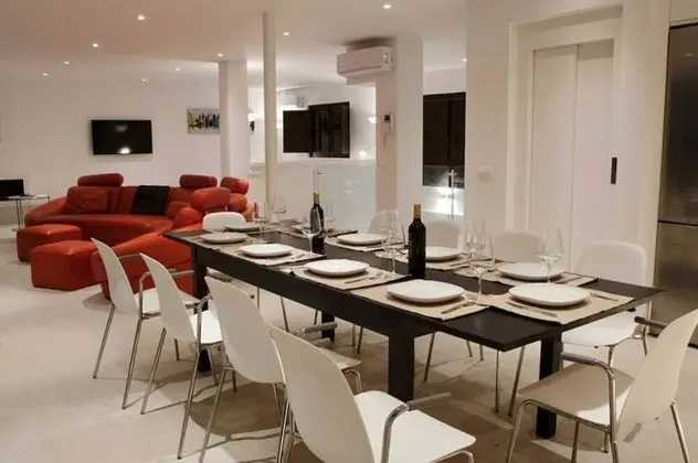 Villa, 6 Yatak Odası, Havuz Manzaralı