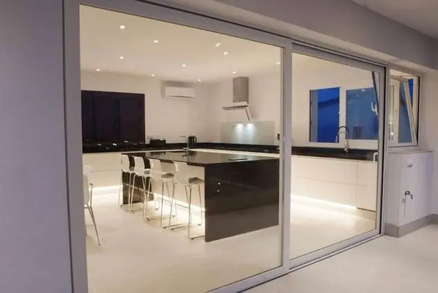 Villa, 6 Yatak Odası, Havuz Manzaralı
