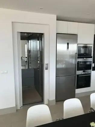 Villa, 6 Yatak Odası, Havuz Manzaralı