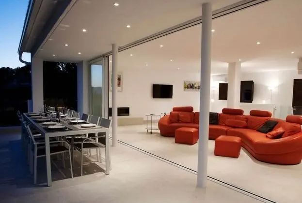 Villa, 6 Yatak Odası, Havuz Manzaralı