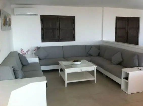 Villa, 6 Yatak Odası, Havuz Manzaralı