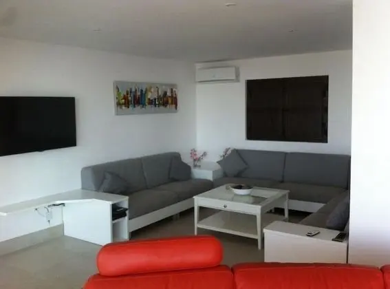 Villa, 6 Yatak Odası, Havuz Manzaralı