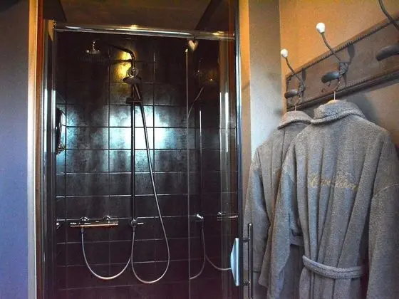 Ev