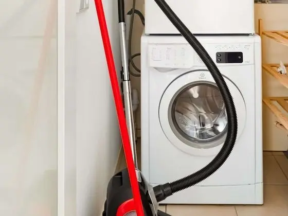 Ev