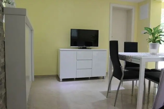 Ev, 4 Yatak Odası, Kişiye Özel Havuzlu