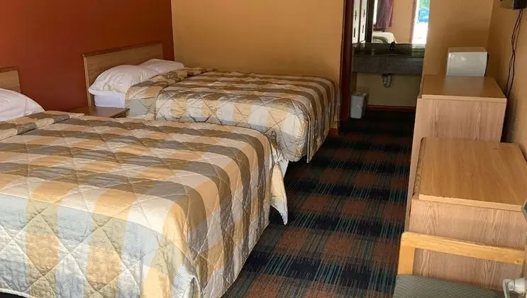 İki Queen-Size Yataklı Oda (Sigara İçilmez)