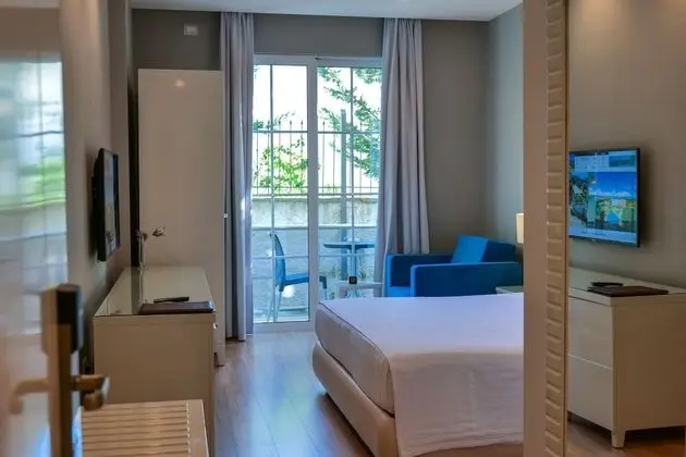 Deluxe Tek Büyük veya İki Ayrı Yataklı Oda, Balkon
