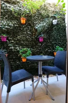 Deluxe Tek Büyük Yataklı Oda, Balkon, Zemin Kat