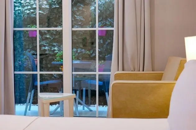 Deluxe Tek Büyük Yataklı Oda, Balkon, Zemin Kat