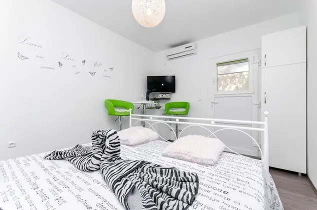 Standard Tek Büyük Yataklı Oda