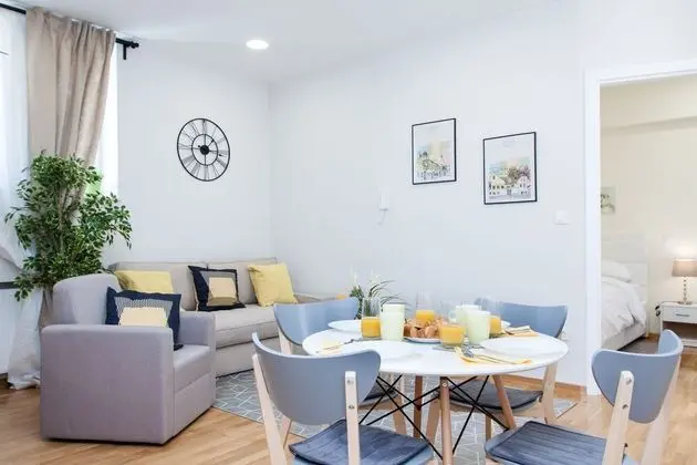 Executive Apart Daire, 1 Büyük (Queen) Boy Yatak ve Çekyat (3)