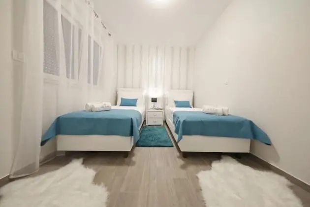 Design Apart Daire, 2 Yatak Odası, Balkon, Bahçe Manzaralı