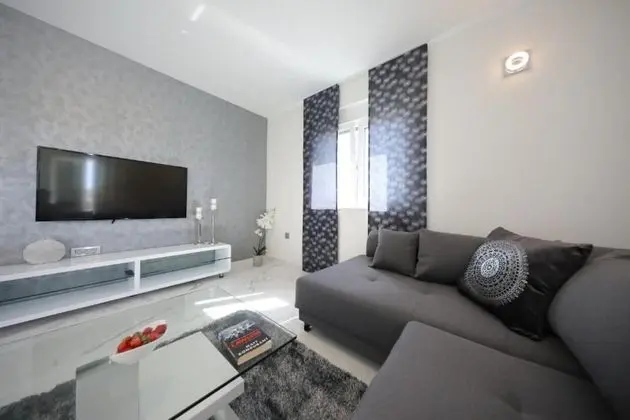 Design Apart Daire, 2 Yatak Odası, Balkon, Bahçe Manzaralı