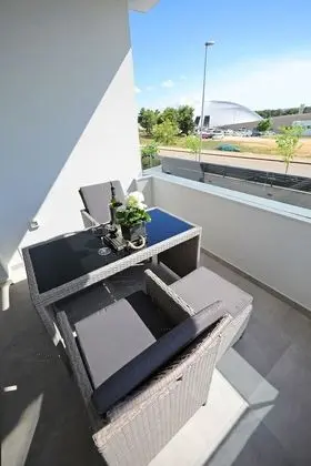Design Apart Daire, 2 Yatak Odası, Balkon, Bahçe Manzaralı