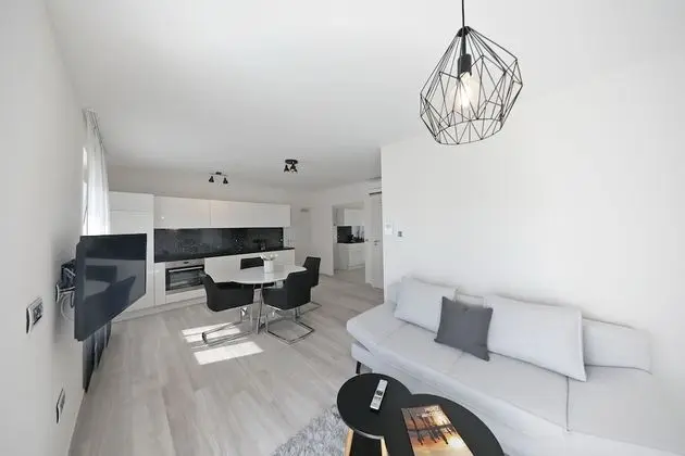 Luxury One Bedroom with Terrace Ground Floor