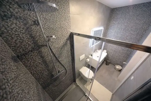 Luxury One Bedroom with Terrace Ground Floor