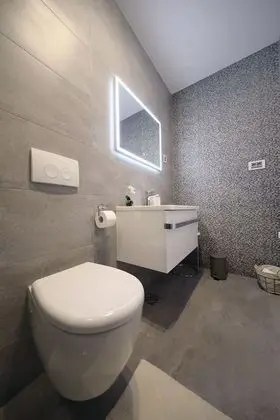 Luxury One Bedroom with Terrace Ground Floor
