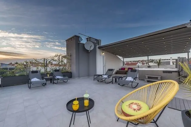 Superior Penthouse with Terrace and Jacuzzi