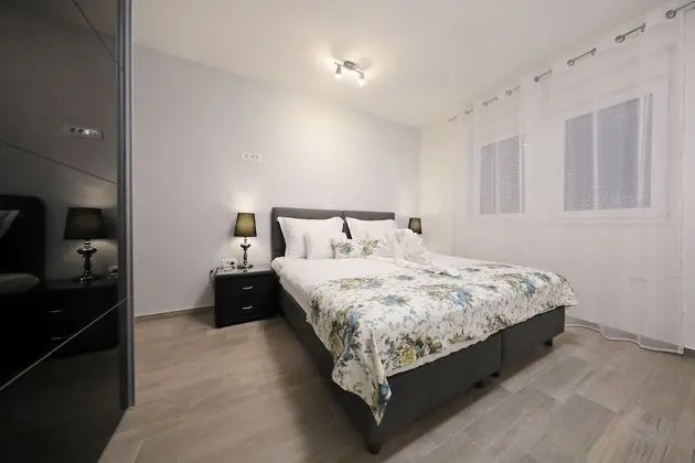 Superior Penthouse with Terrace and Jacuzzi